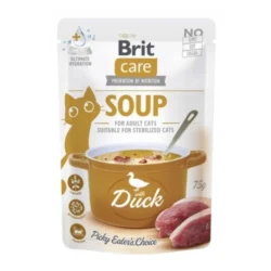 Cechy saszetki BRIT Care Cat Soup with Duck: Bezzbożowa mokra karma uzupełniająca dla kotów Superpremium dla dorosłych kotów. Zupa jest odpowiednia też dla kotów sterylizowanych. Saszetka zawiera zupę z Kaczką. Zupa jest idealna do uzupełnienia spożycia wody - to dobry sposób na dobre nawodnienie organizmu kota. Przejrzysty skład - bez zbóż i zbędnych dodatków: GMO, soi oraz cukru. Zawiera kocimiętkę, probiotyki i taurynę - ma właściwości prozdrowotne, Wspiera trawienie i odporność, ogranicza lęk oraz pozytywnie wpływa na pracę serca. Może być podawana razem z karmą mokrą, suchą lub samodzielnie. Idealna również do zastosowania na zabawkach do wylizywania smakołyków. Formuła Brit Care Cat Soup to 5 smaków do wyboru w atrakcyjnym opakowaniu. Ich płynna konsystencja zadowoli nawet najbardziej wybredne koty. Skład i analiza: Skład: woda pitna, 16% kurczak, 4% kaczka, 0,5% hydrolizowana wątroba, 0,5% lignoceluloza, suszona kocimiętka (100 mg/kg), fruktooligosacharydy (100 mg/kg), bakterie inaktywowane i ich części (Lactobacillus helveticus HA – 122, 1,5x10 8 komórek/kg). Składniki analityczne: białko surowe 2,0%, tłuszcz surowy 1,0%, włókno surowe 0,2%, popiół surowy 0,5%, wilgotność 95,0%, wapń 0,01%, fosfor 0,02%, sód 0,05%. Dodatki dietetyczne w 1 KG: L-metionina (3c305) 500 mg, tauryna (3a370) 500 mg. Energia metaboliczna: 225 kcal/kg Waga: 75g Instrukcje dotyczące karmienia: Idealna do uzupełnienia spożycia wody. Należy pamiętać, że ten produkt nie zastępuje pełnoporcjowej karmy. Podawaj w temperaturze pokojowej jako uzupełnienie codziennej diety. Zalecana dzienna dawka może się różnić w zależności od wieku, aktywności i środowiska Twojego kota. Odpowiednia dawka dla dorosłego kota to 2 porcje dziennie. Należy zapewnić kotu stały dostęp do miski świeżej wody. Przechowywać w suchym i chłodnym miejscu, z dala od bezpośredniego działania promieni słonecznych. Po otwarciu przechowywać w lodówce i zużyć w ciągu 3 dni.